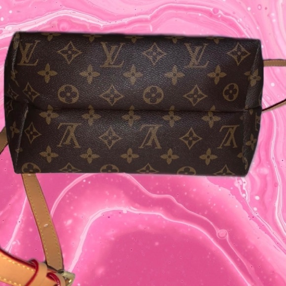 Vintage Authentic Louis Vuitton Cross Body Bag - Picture 4 of 11